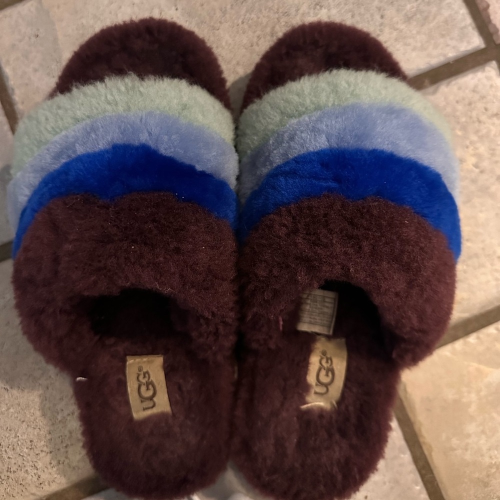 UGG fluff yeah slipper/slides size 8, green/blue/purple hood used condition! - Picture 4 of 5